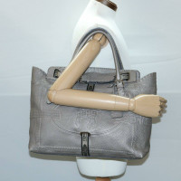Fendi Handtasche aus Leder in Grau