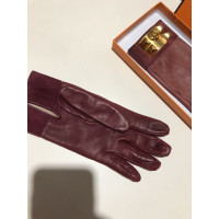 Hermès Handschuhe aus Leder in Bordeaux