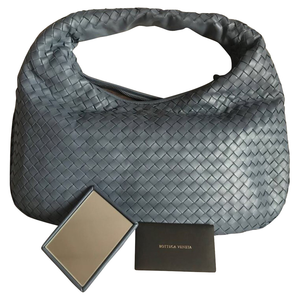 Bottega Veneta "Veneta Bag Medium"