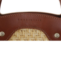 Coccinelle Basthandtasche with leather details