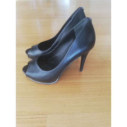 Guess Pumps/Peeptoes Leather in Black