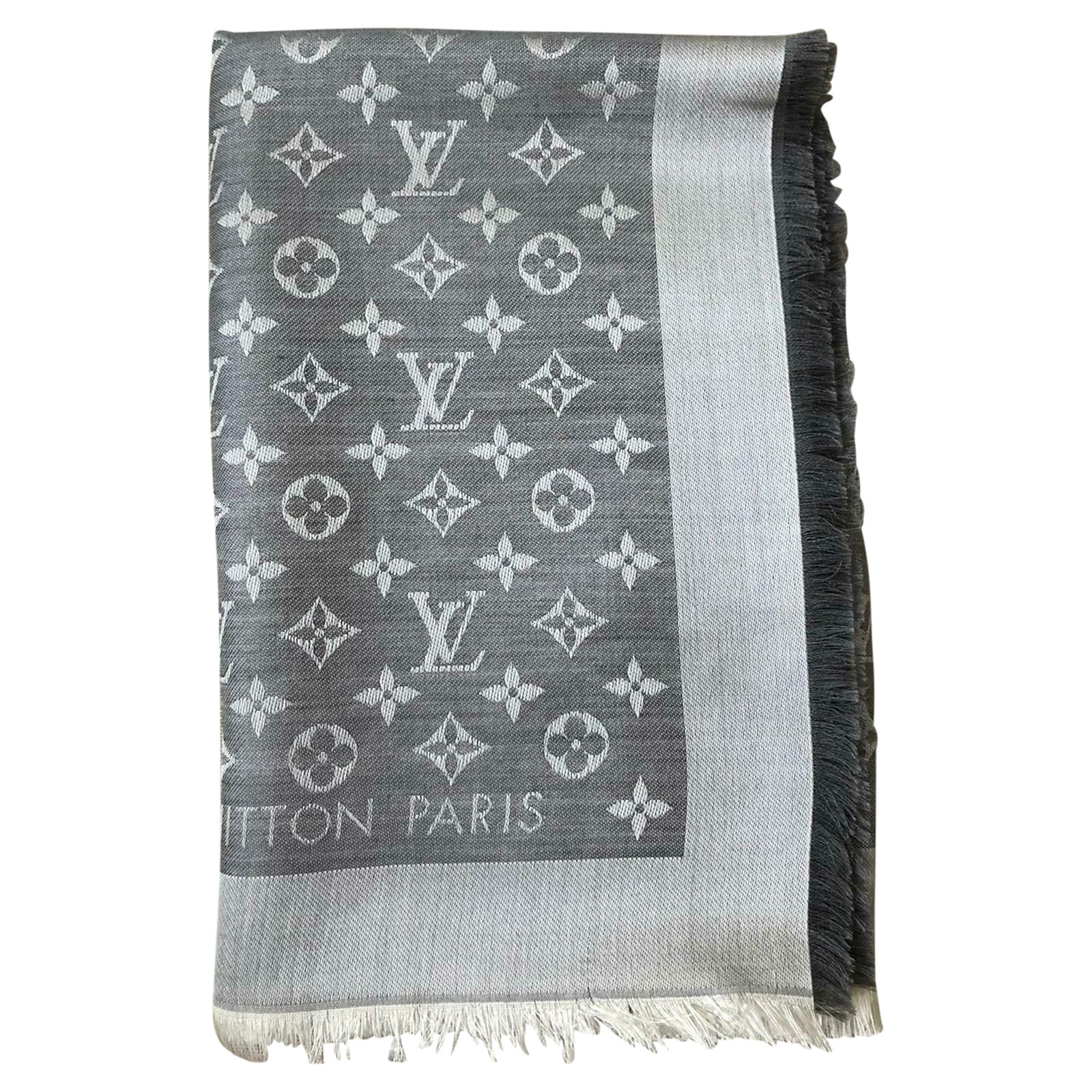 Louis Vuitton Monogram Tuch in Grau - Second Hand Louis Vuitton Monogram  Tuch in Grau gebraucht kaufen für 350€ (5590748)