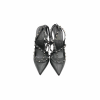 Valentino Garavani Pumps/Peeptoes en Cuir en Noir