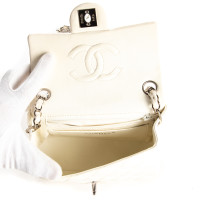 Chanel Classic Flap Bag Mini Square in Weiß