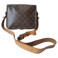 Louis Vuitton Shoulder bag in Brown