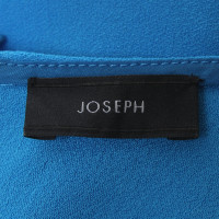 Joseph Abito in blu
