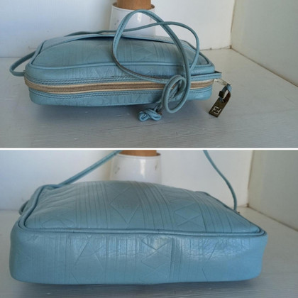 Fendi Handtasche aus Leder in Türkis