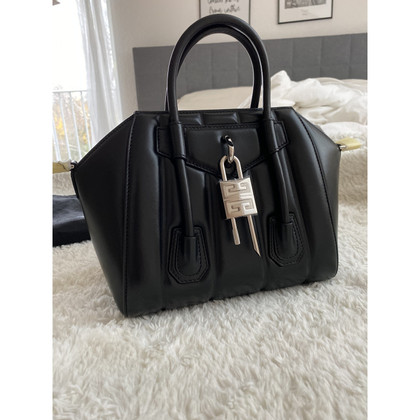 Givenchy Antigona Lock  Mini 22 Leather in Black