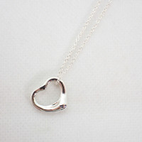 Tiffany & Co. Open Heart Kette aus Silber in Silbern