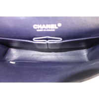 Chanel Classic Flap Bag Medium in Pelle in Blu