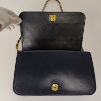 Chanel Flap Bag aus Leder in Blau