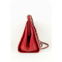 Chanel Handtasche aus Lackleder in Rot