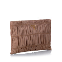 Prada Clutch en Cuir en Beige