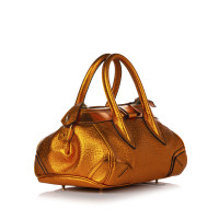 Burberry Handtasche aus Leder in Gold