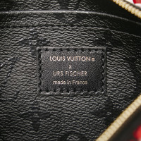 Louis Vuitton Pochette Accessoires aus Canvas in Rot