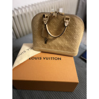 Louis Vuitton Alma PM32 aus Lackleder in Gold