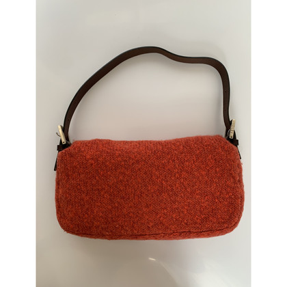 Fendi Baguette Bag aus Wolle in Orange