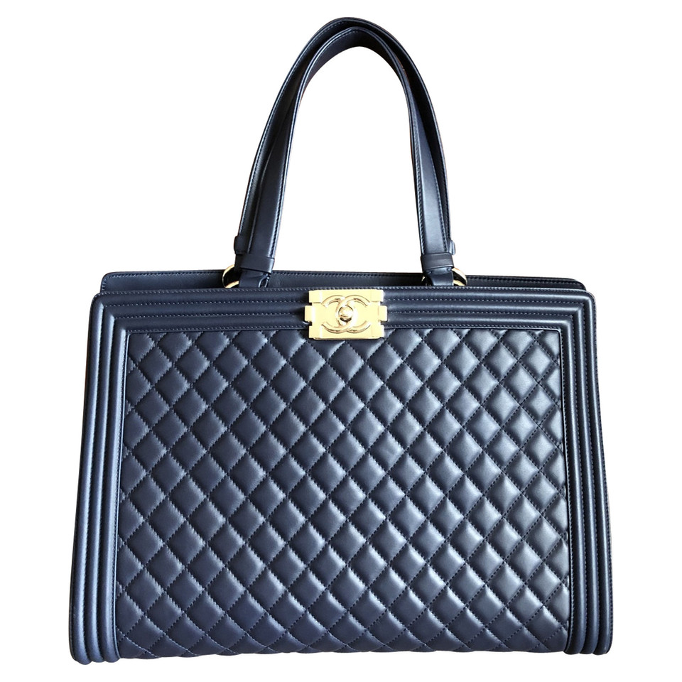 Chanel Handtasche aus Leder in Blau