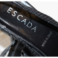 Escada Pumps/Peeptoes aus Leder in Schwarz