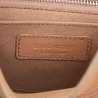 Givenchy "Small Shark Bag" a nudo