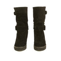 Casadei Stiefel aus Wildleder in Schwarz