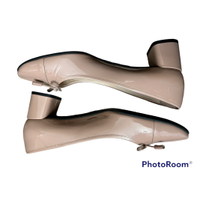 Prada Slippers/Ballerina's Lakleer in Huidskleur