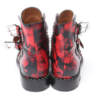 Givenchy Stiefeletten aus Leder in Rot