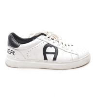 Aigner Sneakers aus Leder in Weiß