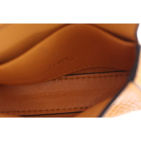 Fendi Täschchen/Portemonnaie aus Leder in Orange