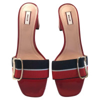 Bally Sandalen aus Lackleder in Rot