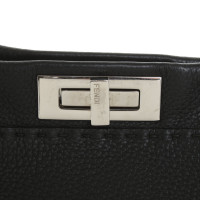 Fendi Peekaboo Bag aus Leder in Schwarz