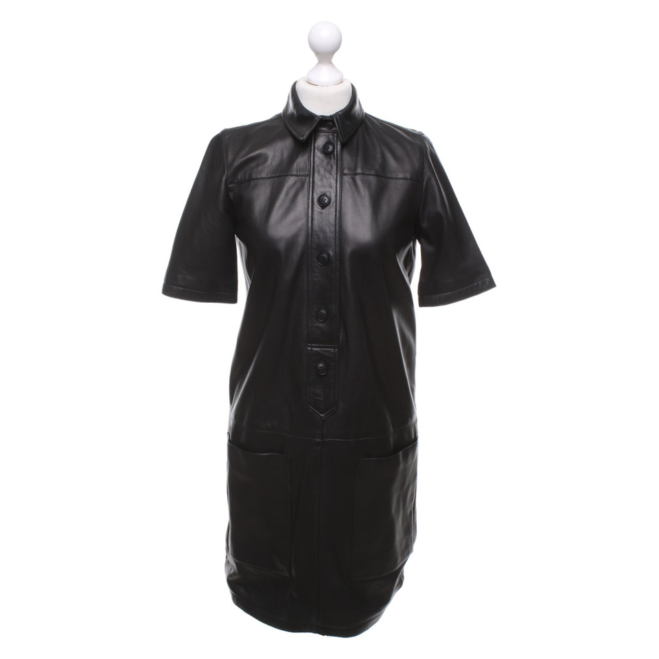 Burberry Kleid aus Leder in Schwarz