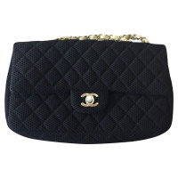 Chanel Classic Flap Bag Medium in Black