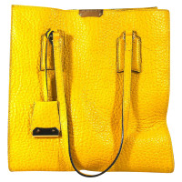 Burberry Shopper Leather in Yellow