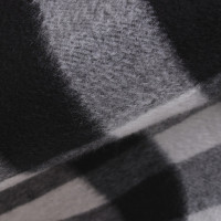 Burberry Cashmere scarf with plaid pattern