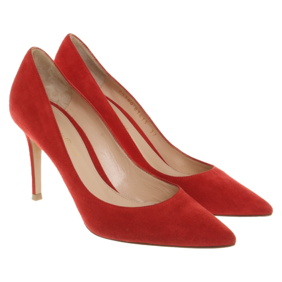 Gianvito Rossi Pumps/Peeptoes Suede in Red