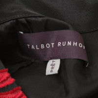 Talbot Runhof Vestire con il modello