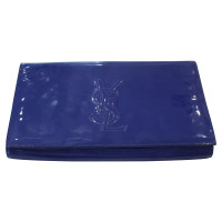 Yves Saint Laurent Belle de Jour Clutch aus Lackleder in Blau