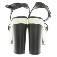Chanel Plateau sandalen in zwart/crème
