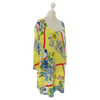 Versace Robe en soie avec motif coloré