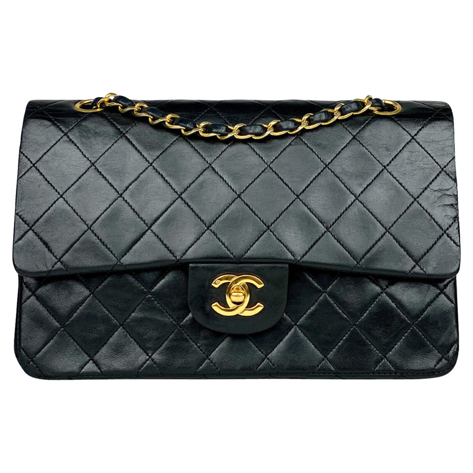 Chanel Classic Flap Bag in Pelle in Nero