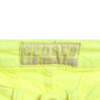 Closed Broek in Neon Yellow