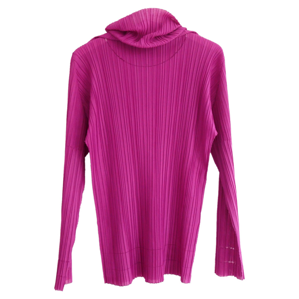 Issey Miyake Top in Pink