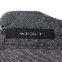 Windsor Costume in grey