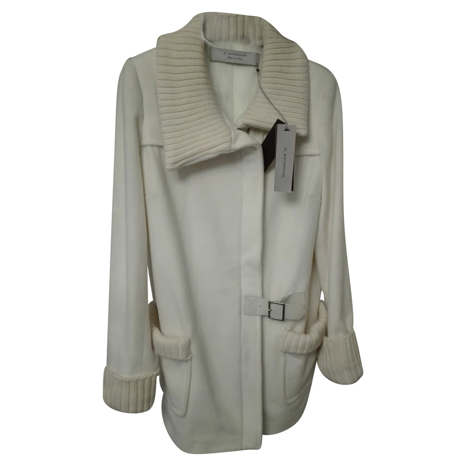 D. Exterior Jacket/Coat Wool in White
