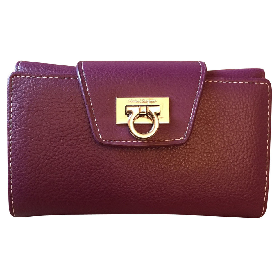 Salvatore Ferragamo Sac à main/Portefeuille en Cuir en Violet