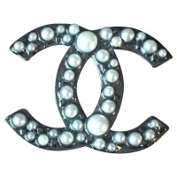 Chanel Brosche mit Perlen