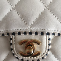 Chanel Classic Flap Bag Medium Leer in Crème