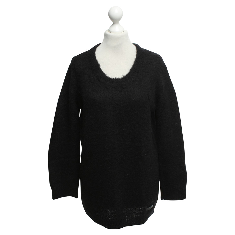 Burberry Sweater in black