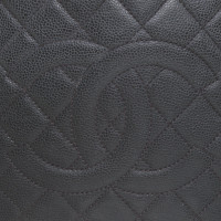 Chanel "Shopping Tote" en cuir de caviar